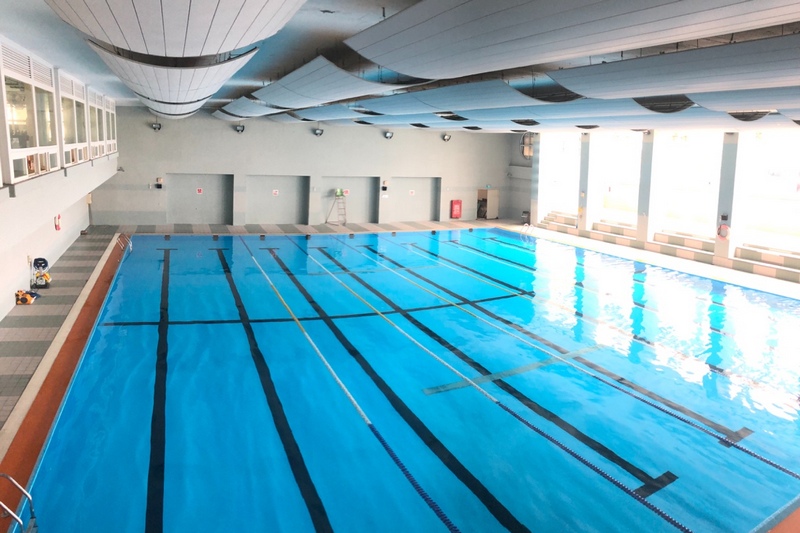 室內(nèi)泳池潮濕不用怕，泳池除濕機(jī)來(lái)除濕